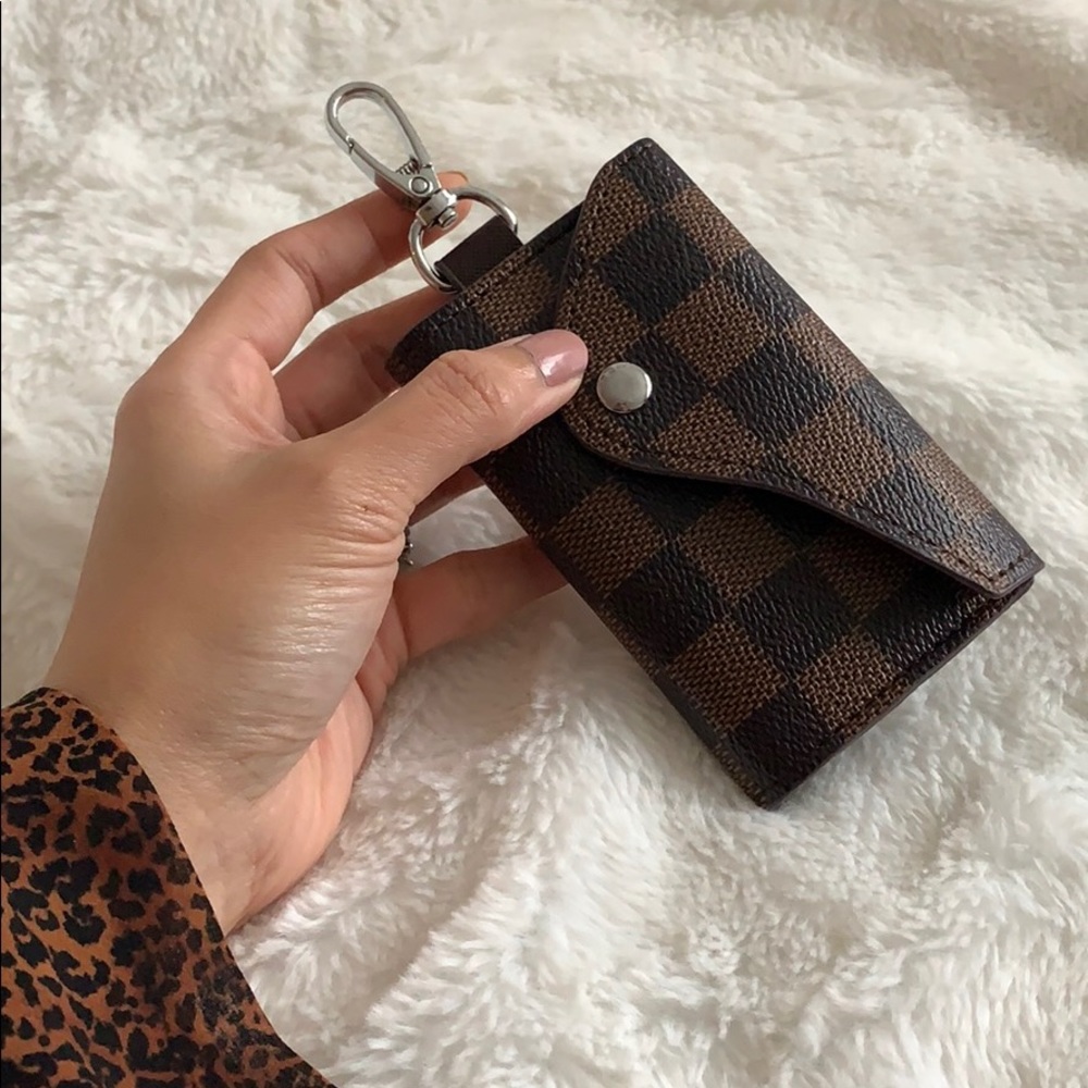 Checkered 6 key ring holder